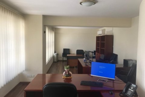 203m² Commercial property à Nicosia, Cyprus No. 51212 4