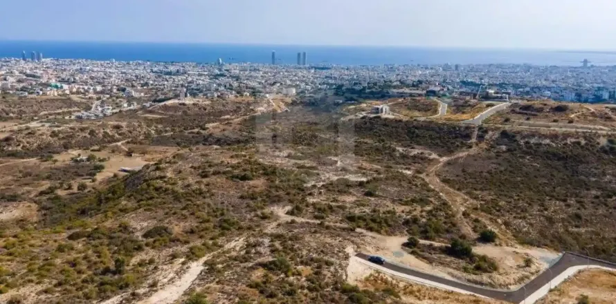 833m² Land en Mesa Geitonia, Cyprus No. 45255