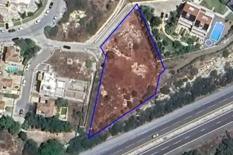 2481m² Land en Agios Tychonas, Cyprus No. 45254 1