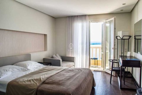 2 bedrooms Apartment in Germasogeia, Cyprus No. 77480 12