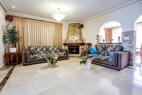 4 dormitorios Villa en Cabo Roig, Spain No. 26095 7