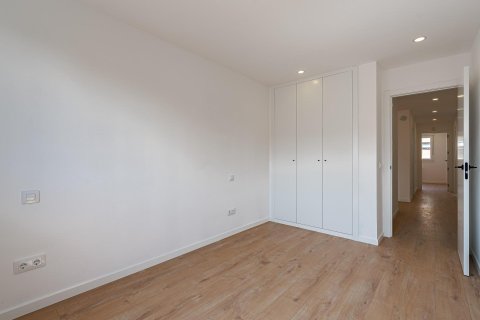 3 dormitorios Apartment en Madrid, Spain No. 26613 5