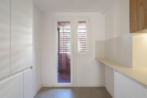 3 chambres Appartement à Madrid, Spain No. 26613 15