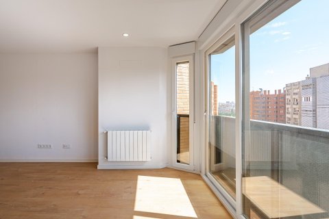 3 bedrooms Apartment in Madrid, Spain No. 26613 28