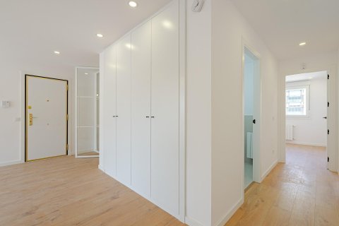 3 chambres Appartement à Madrid, Spain No. 26613 4