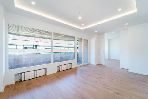 4 dormitorios Apartment en Madrid, Spain No. 26611 20