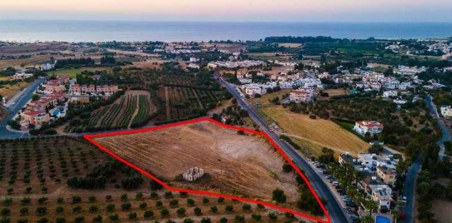 13676m² Land à Paphos, Cyprus No. 41777