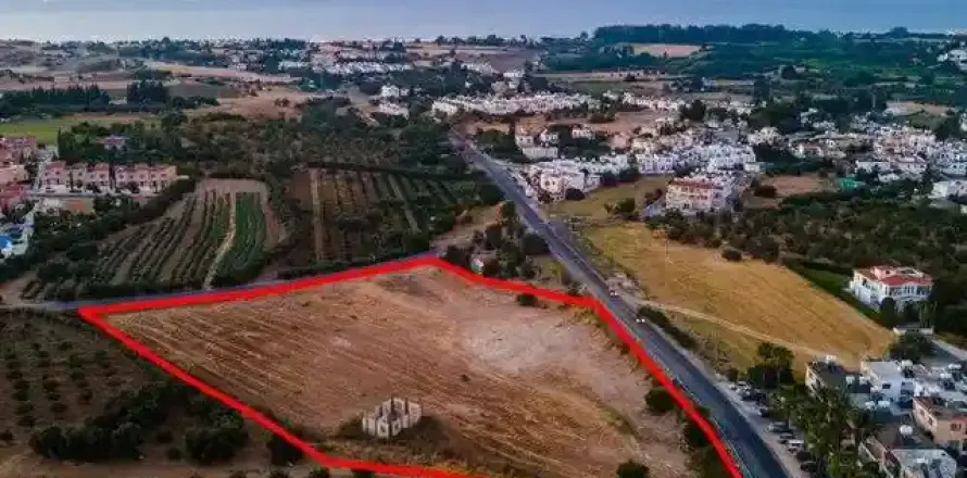 13676m² Land en Paphos, Cyprus No. 41777