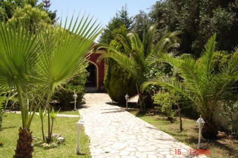 3 bedrooms Villa in Corfu, Greece No. 61595 2