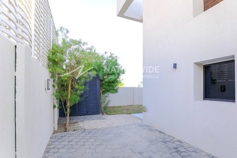 4 dormitorios Villa en  Yas Island, UAE No. 3902 22