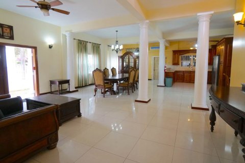 6 bedrooms Villa in Basseterre, Saint Kitts and Nevis No. 61484 1