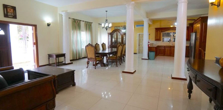 6 bedrooms Villa in Basseterre, Saint Kitts and Nevis No. 61484