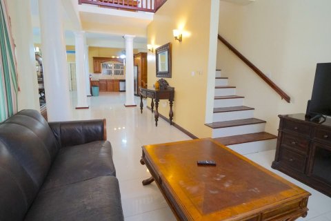 6 bedrooms Villa in Basseterre, Saint Kitts and Nevis No. 61484 3