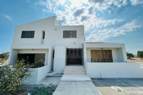 5 chambres House à Mazotos, Cyprus No. 30935 1