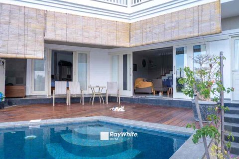 2 bedrooms Villa in Sukawati, Indonesia No. 22689 5