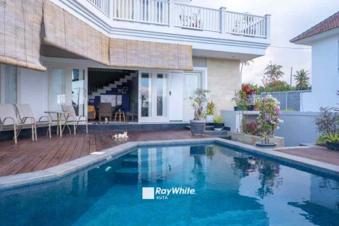 2 bedrooms Villa in Sukawati, Indonesia No. 22689 2