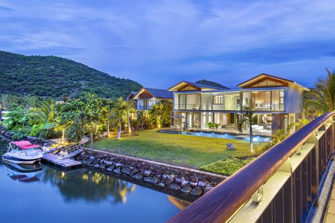 5 bedrooms Villa in Riviere Noire, Mauritius No. 60911 26