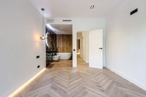 2 dormitorios Apartment en Barcelona, Spain No. 25901 13