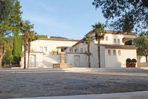 13 chambres House à Cogolin, France No. 72369 17