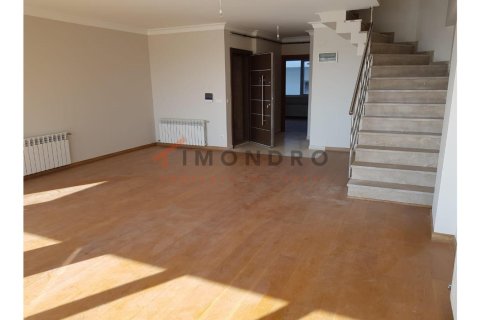 3+1 Apartment en Besiktas, Turkey No. 18039 4