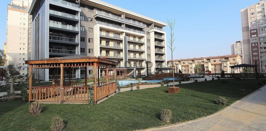 4+1 Appartement à Küçükçekmece, Turkey No. 18015