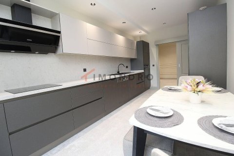 4+1 Appartement à Küçükçekmece, Turkey No. 18015 18