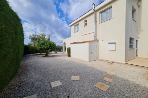 3 dormitorios Villa en Paphos, Cyprus No. 36705 7