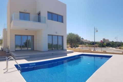 3 bedrooms Villa in Kouklia, Cyprus No. 36701 3