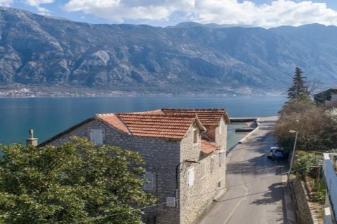 210m² House à Kotor, Montenegro No. 66756 6