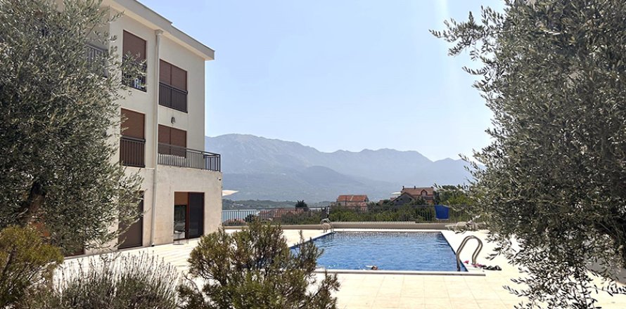 3 dormitorios Apartment en Tivat, Montenegro No. 66754