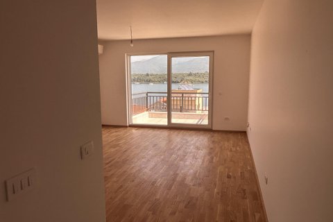 3 chambres Appartement à Tivat, Montenegro No. 66754 2