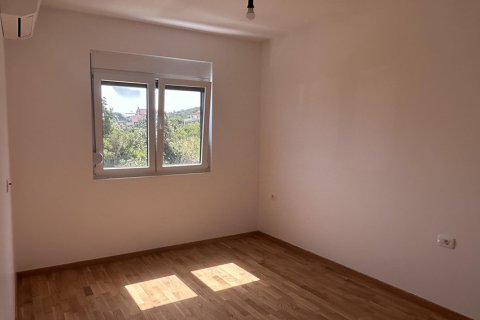 3 chambres Appartement à Tivat, Montenegro No. 66754 10