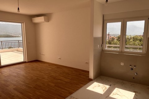 3 chambres Appartement à Tivat, Montenegro No. 66754 6