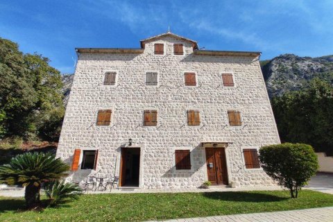 2 bedrooms Apartment in Kotor, Montenegro No. 66750 1