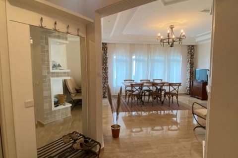 4 rooms Apartment in Alanya, Turkey No. 21398 2