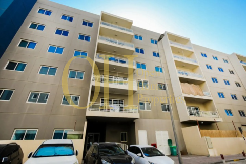 3 dormitorios Apartment en Al Reef, UAE No. 8370 4