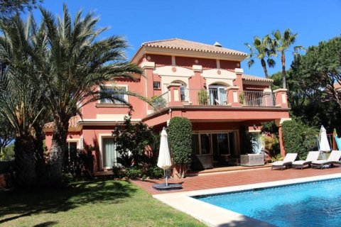 4 bedrooms House in Malaga, Spain No. 26512 1