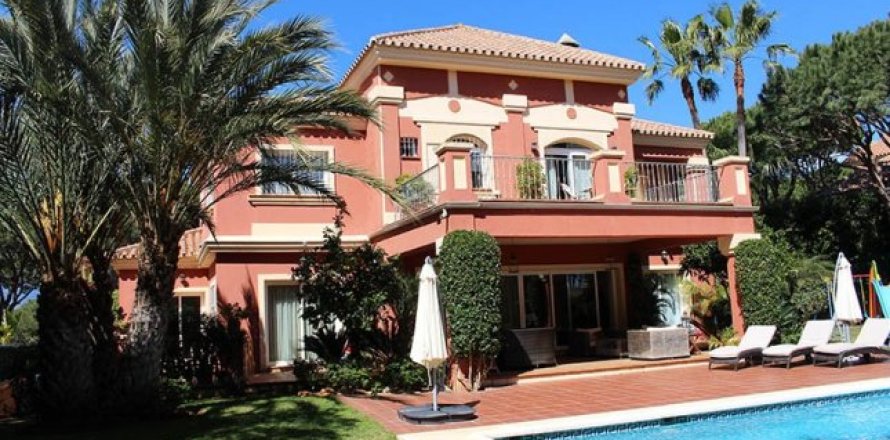 4 bedrooms House in Malaga, Spain No. 26512