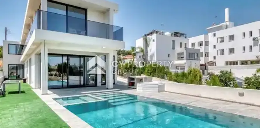 4 bedrooms House in Larnaca, Cyprus No. 29834