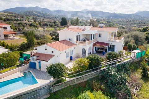 4 bedrooms House in Agia Marina Khrysokhous, Cyprus No. 29835 1