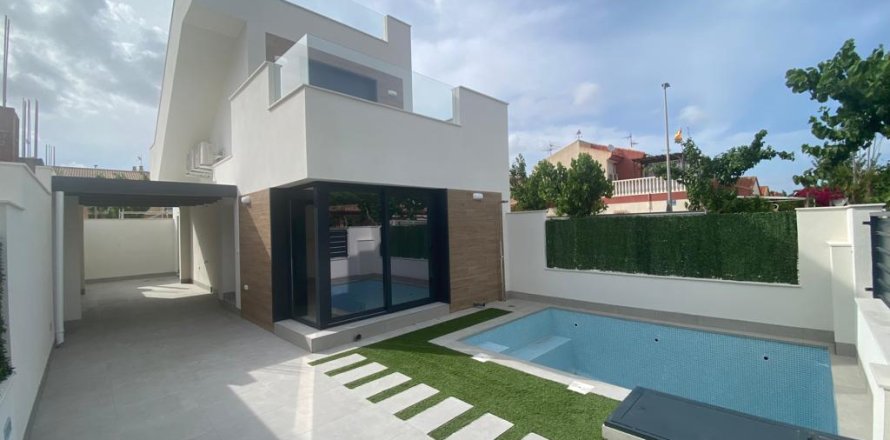 3 bedrooms Villa in Los Alcazares, Spain No. 26847