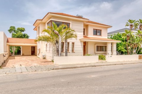 5 dormitorios Villa en Aradippou, Cyprus No. 36795 1