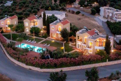 2 bedrooms Villa in Chania, Greece No. 23848 2