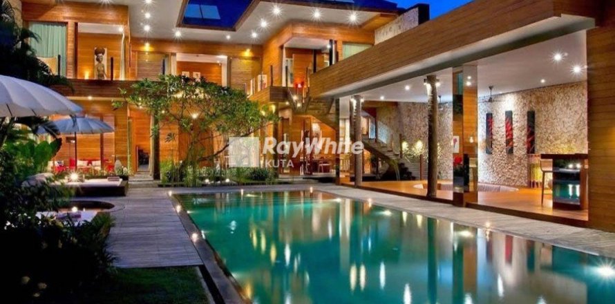 4 bedrooms Villa in Seminyak, Indonesia No. 22895