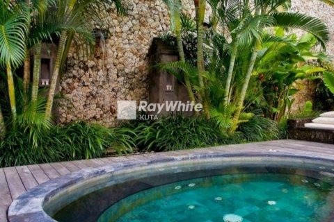 4 bedrooms Villa in Seminyak, Indonesia No. 22895 16