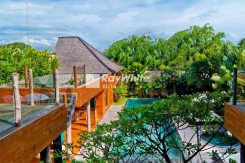 4 bedrooms Villa in Seminyak, Indonesia No. 22895 10