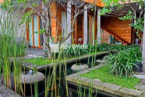 4 bedrooms Villa in Seminyak, Indonesia No. 22895 14