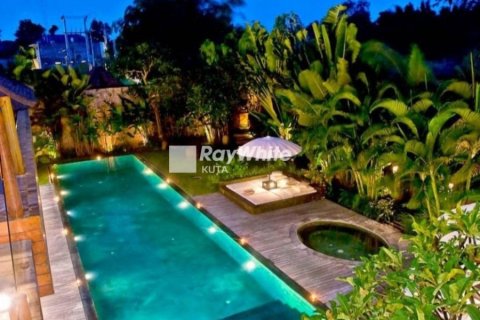 4 bedrooms Villa in Seminyak, Indonesia No. 22895 11