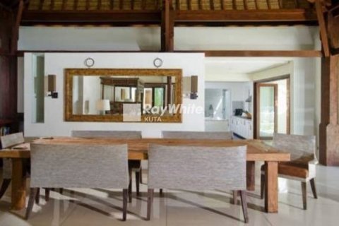 4 bedrooms Villa in Seminyak, Indonesia No. 22887 11