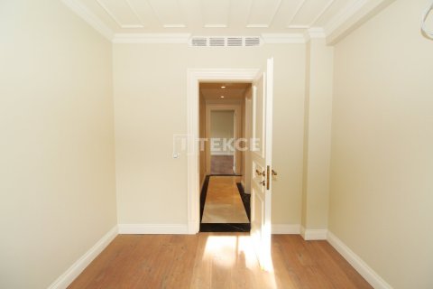 5+2 Apartment in Istanbul, Turkey No. 21906 10